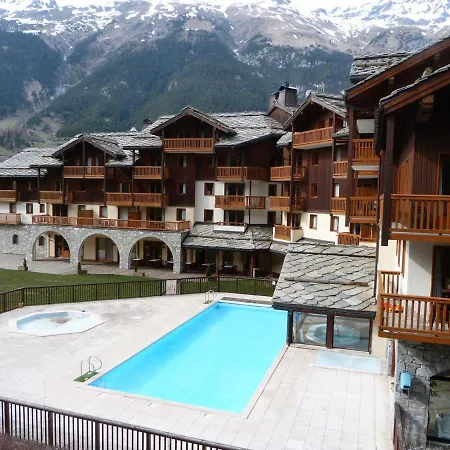 アパート 4 Pers. Pied Des Pistes Avec Piscine Et Parking, Lanslebourg-val Cenis - Fr-1-508-251 ランスルブール・モン・スニ