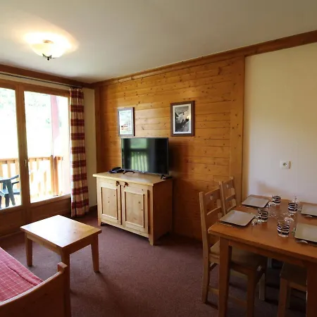 Apartment 4 Pers. Pied Des Pistes Avec Piscine Et Parking, Lanslebourg-val Cenis - Fr-1-508-251 Lanslebourg-Mont-Cenis